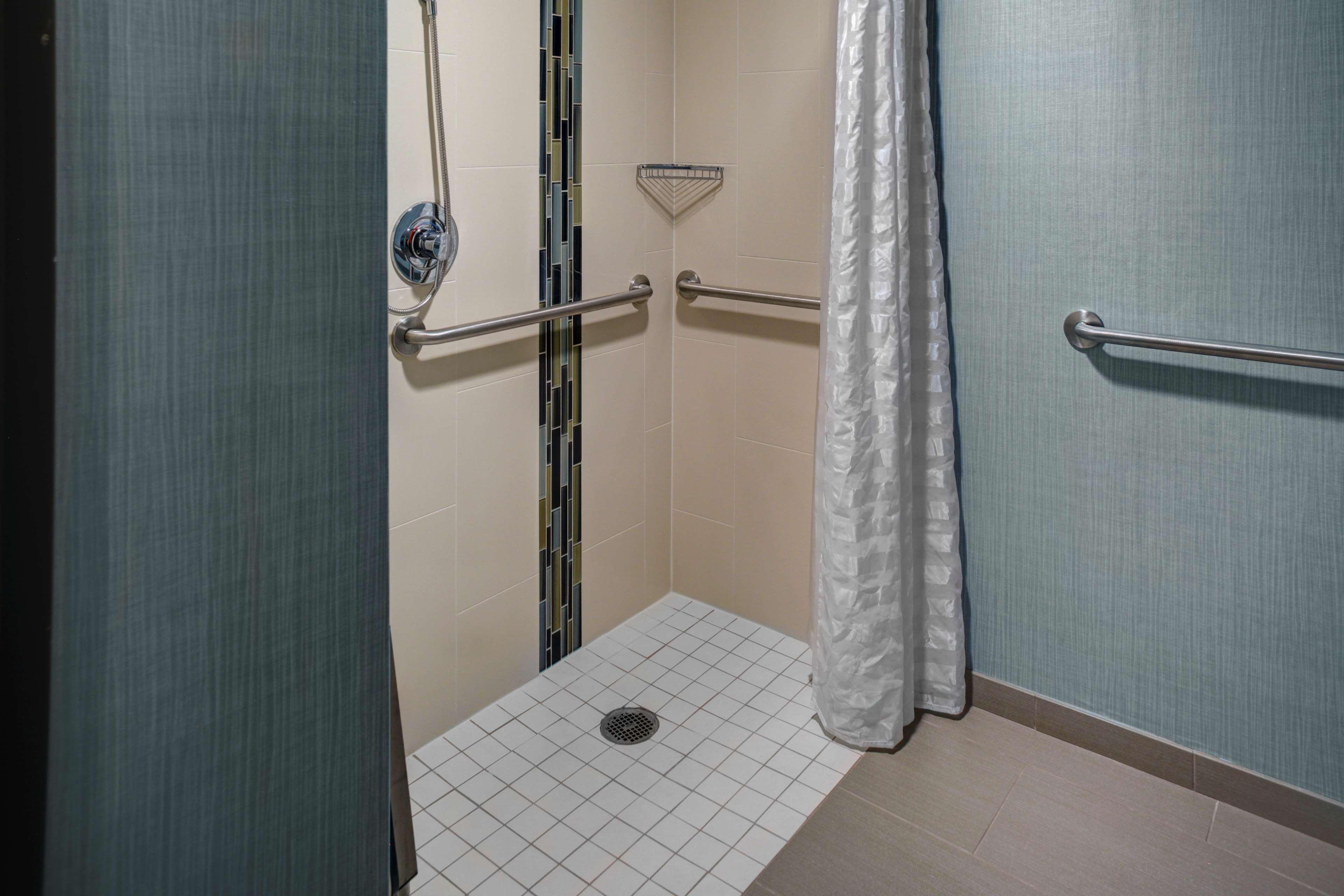 Hyatt Place Топика Екстериор снимка