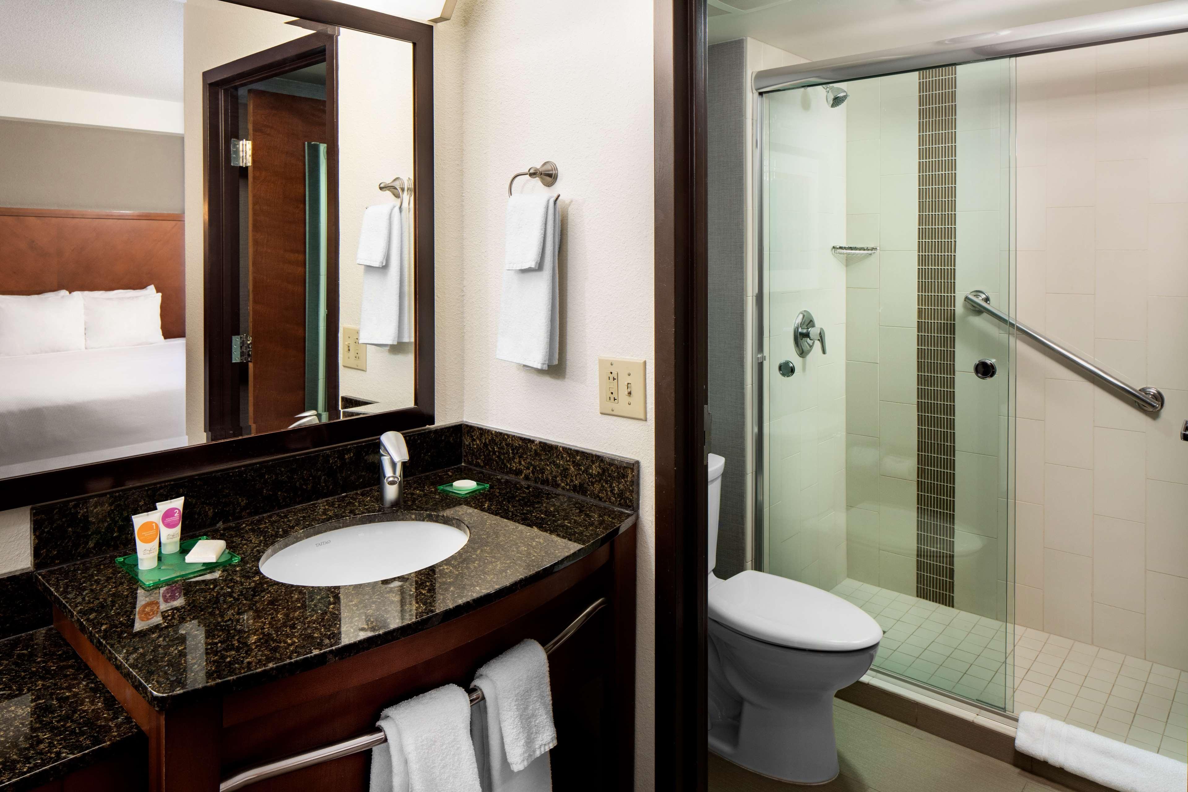 Hyatt Place Топика Екстериор снимка